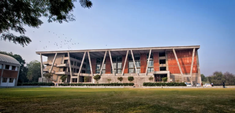 Ahmedabad University BTech Fees 2025 – Complete 4-Year Cost, Hostel, Scholarships & Payment Guide - FindMyCollege