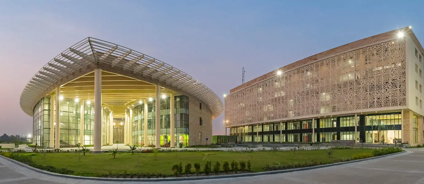 Amity University Kolkata BTech Fees 2025: Course Wise Fee Structure, Hostel & Scholarship - FindMyCollege