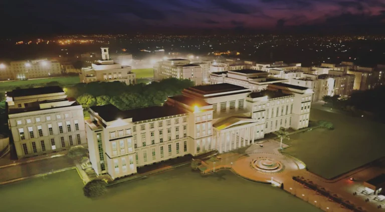 Amity University Lucknow B.Tech CSE Fees 2025: Full Fee Structure, Hostel, Scholarships & Admission Details - FindMyCollege