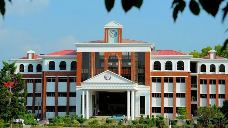 Graphic Era University BTech Fees 2026: Dehradun Campus Breakdown, CSE & Hostel Costs - FindMyCollege